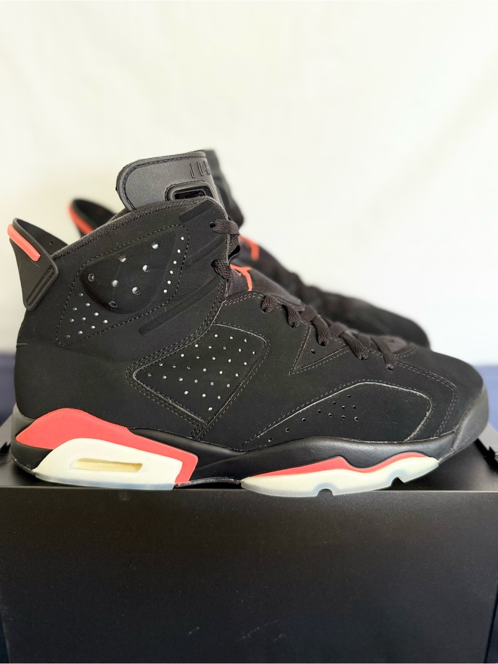 AUTHENTIC Jordan 6 Retro Infrared size 10.5 384664-060 2019 PRE-OWNED